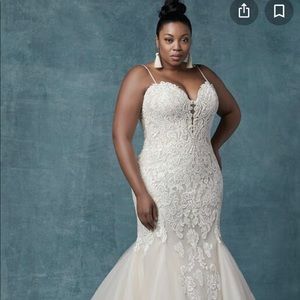 Maggie sottero alistaire lynnette wedding gown